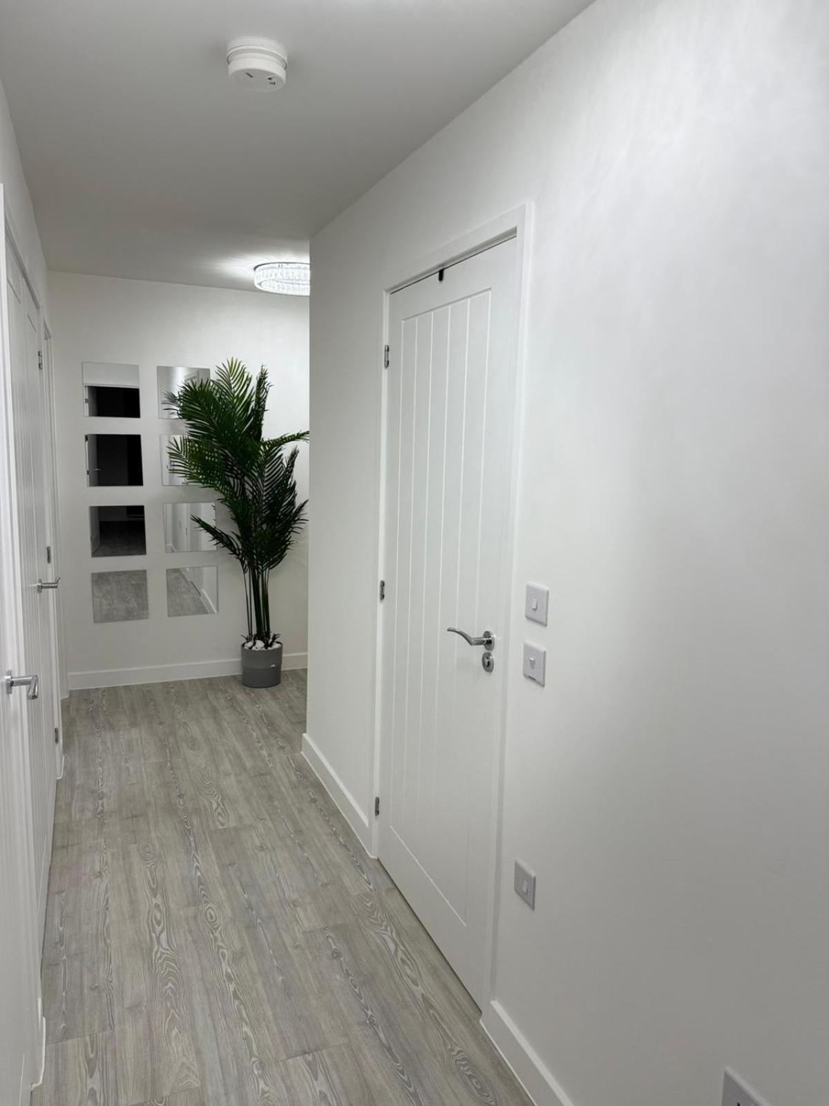 Serenity Waterfront 2 Bed Apartment Northfleet Eksteriør bilde