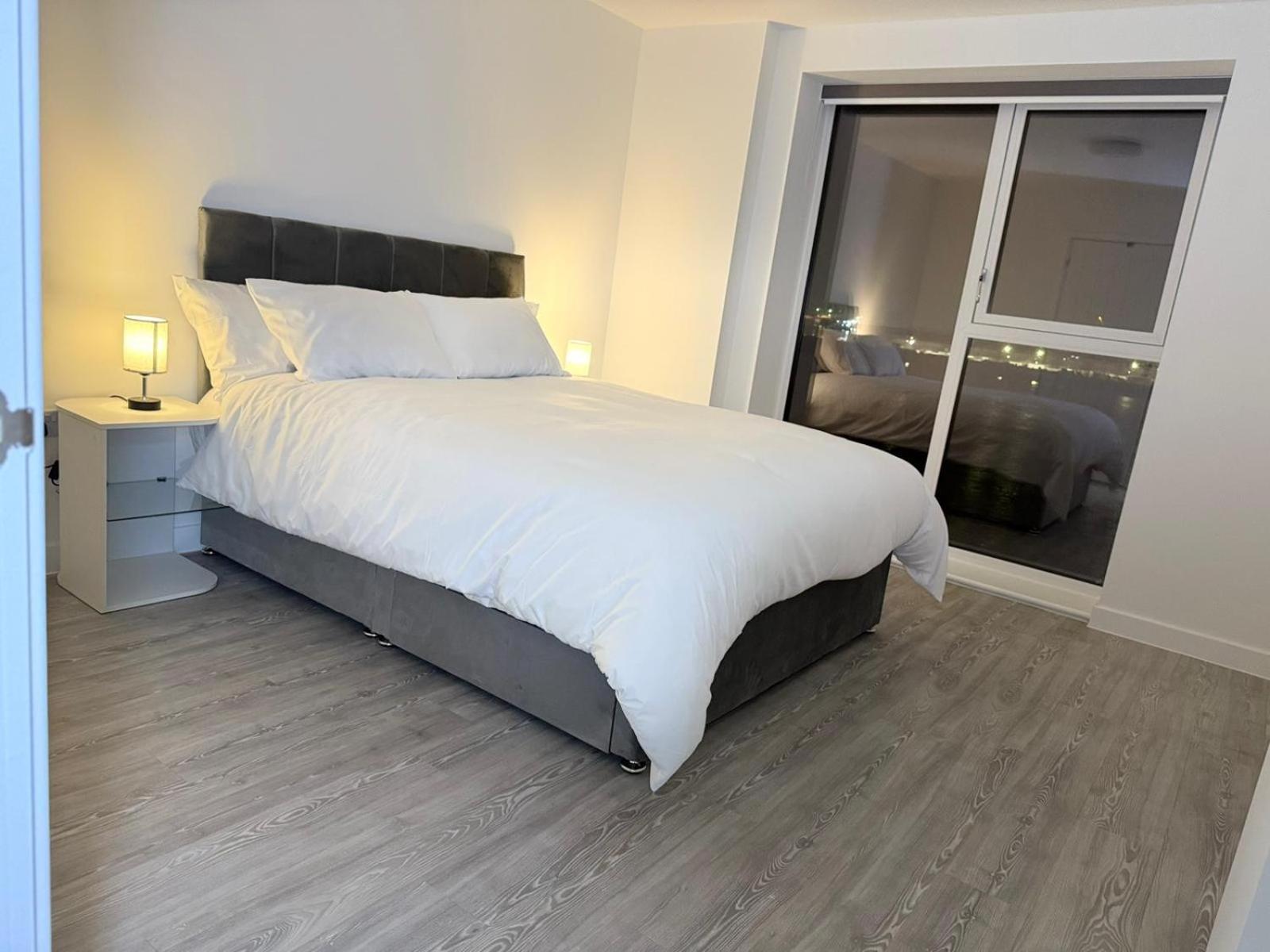 Serenity Waterfront 2 Bed Apartment Northfleet Eksteriør bilde