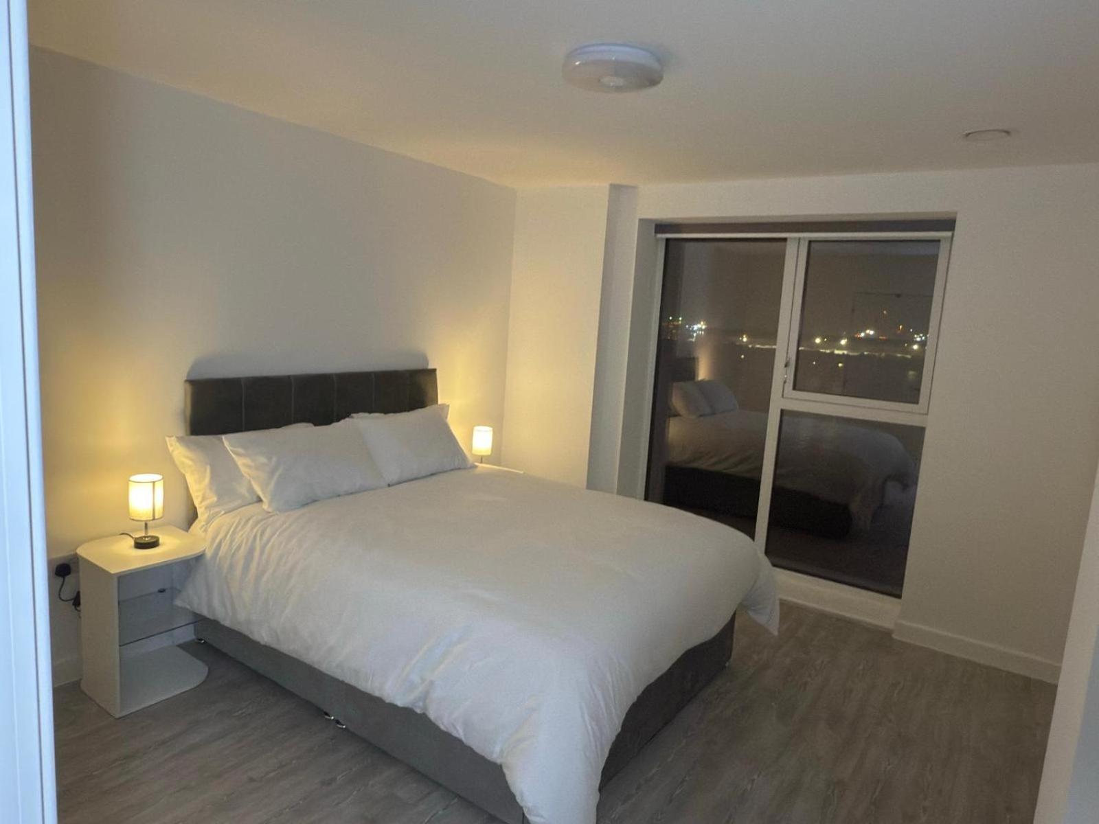 Serenity Waterfront 2 Bed Apartment Northfleet Eksteriør bilde