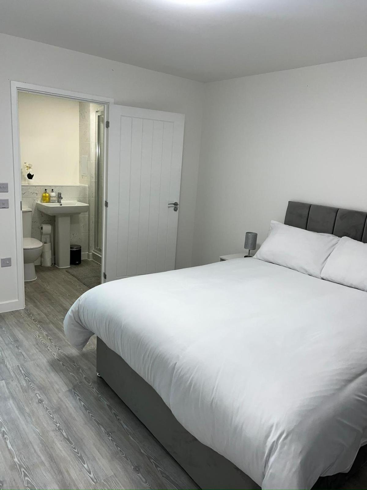 Serenity Waterfront 2 Bed Apartment Northfleet Eksteriør bilde