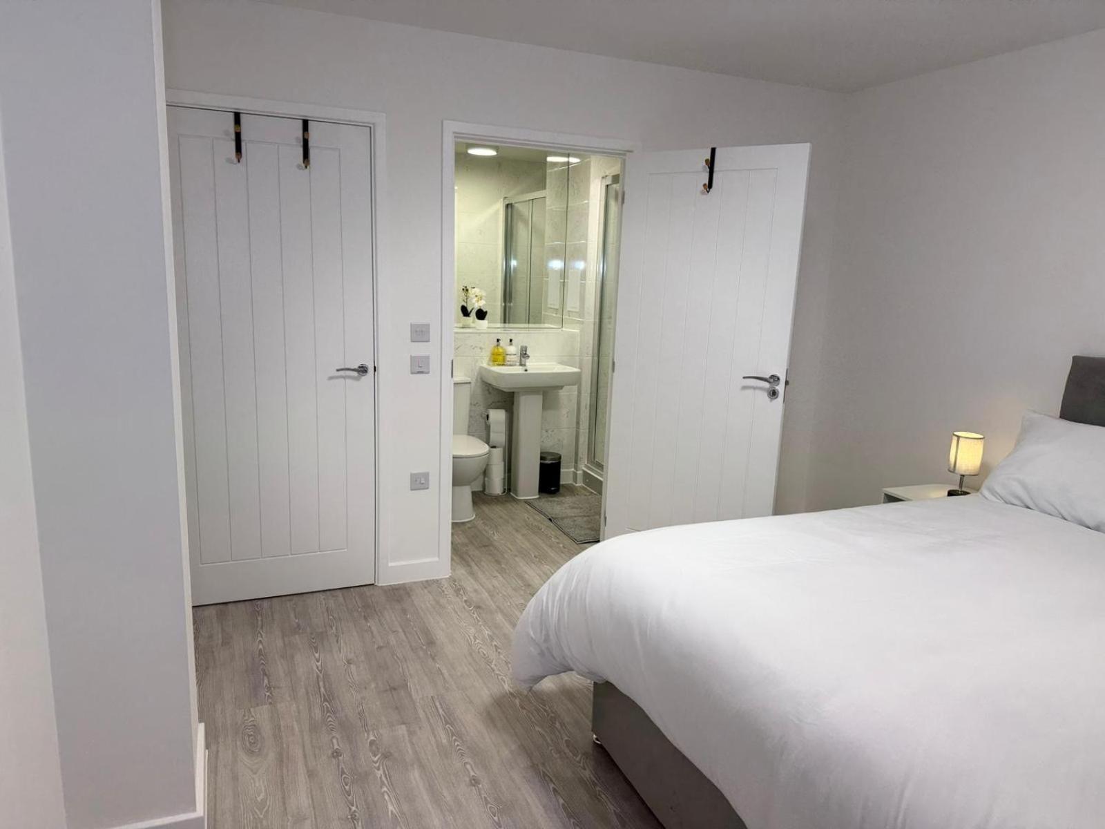 Serenity Waterfront 2 Bed Apartment Northfleet Eksteriør bilde