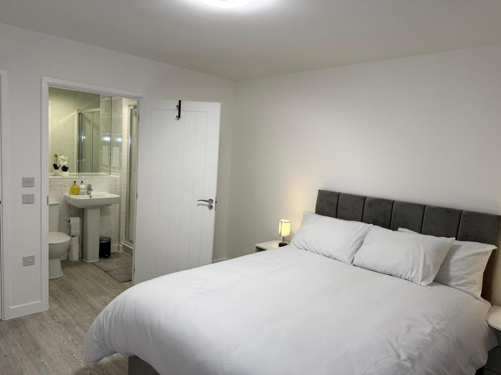 Serenity Waterfront 2 Bed Apartment Northfleet Eksteriør bilde