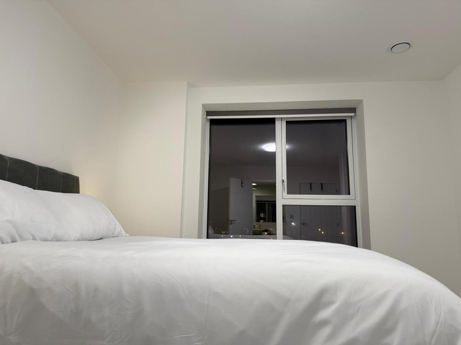 Serenity Waterfront 2 Bed Apartment Northfleet Eksteriør bilde