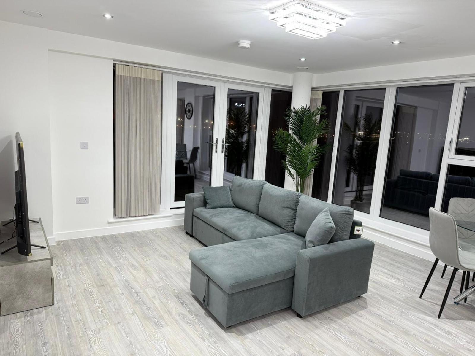 Serenity Waterfront 2 Bed Apartment Northfleet Eksteriør bilde
