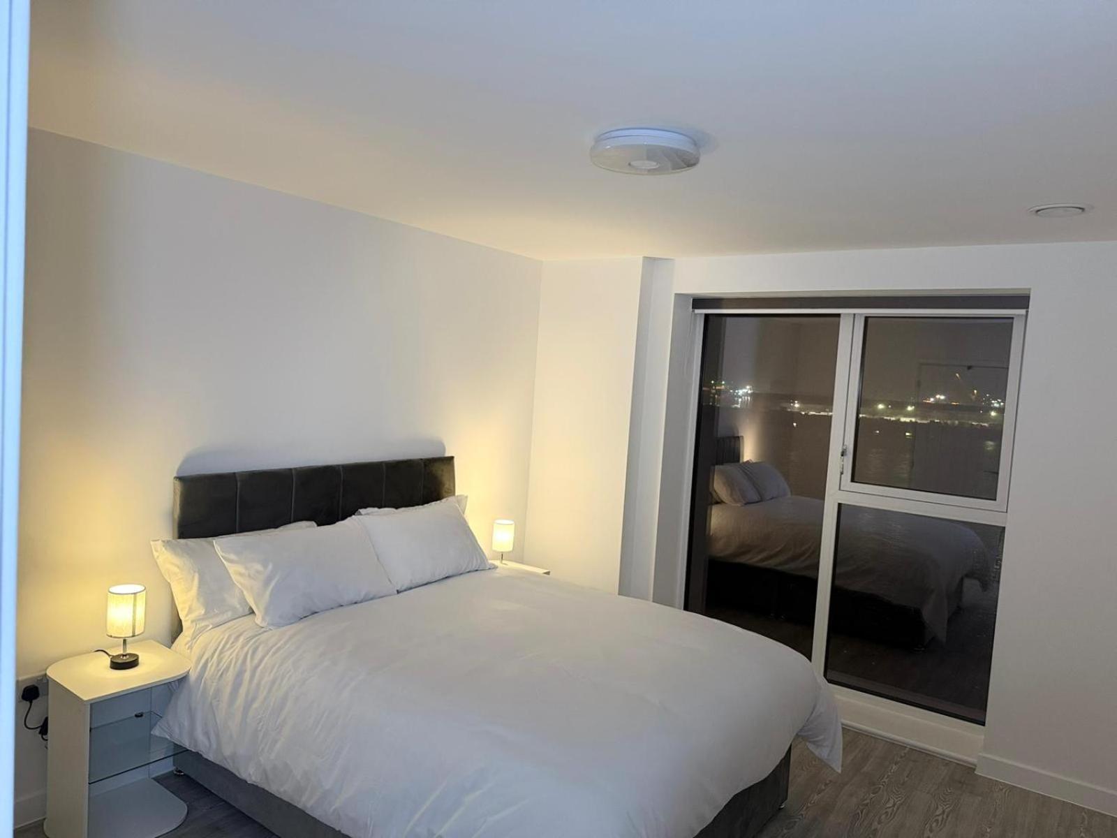 Serenity Waterfront 2 Bed Apartment Northfleet Eksteriør bilde