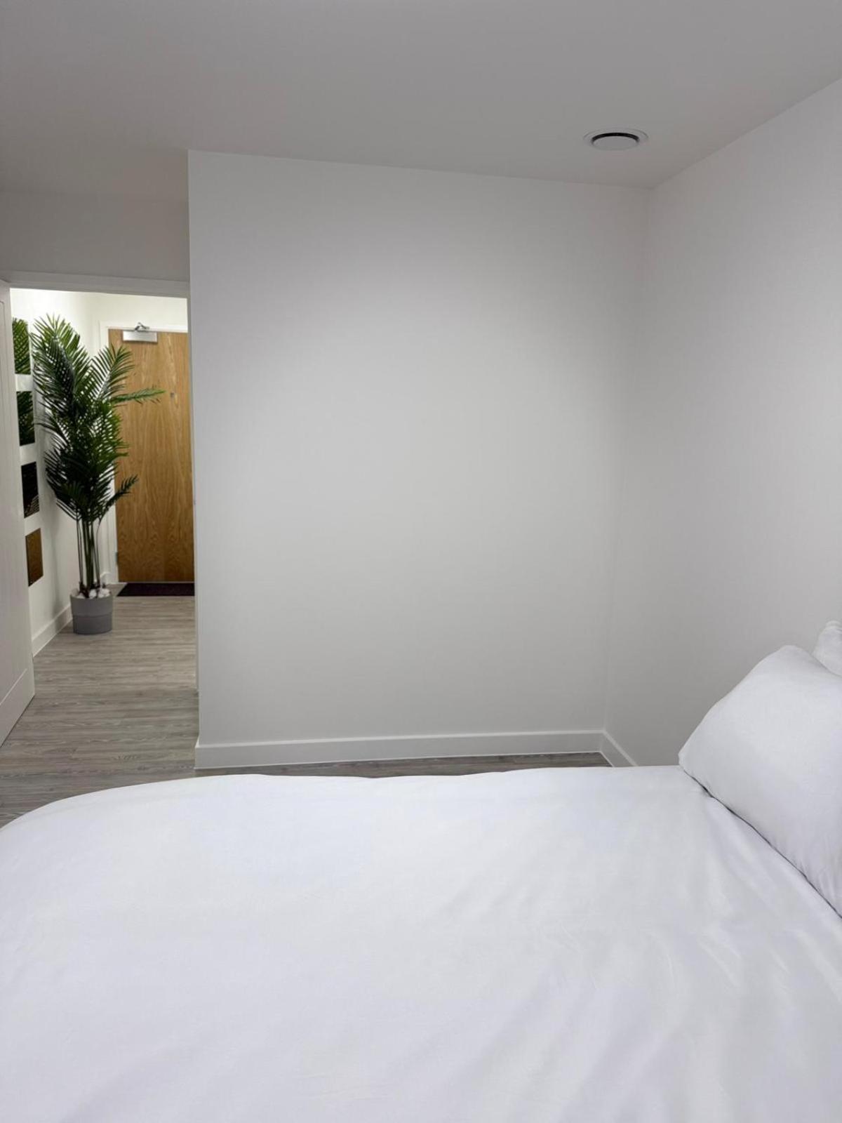 Serenity Waterfront 2 Bed Apartment Northfleet Eksteriør bilde