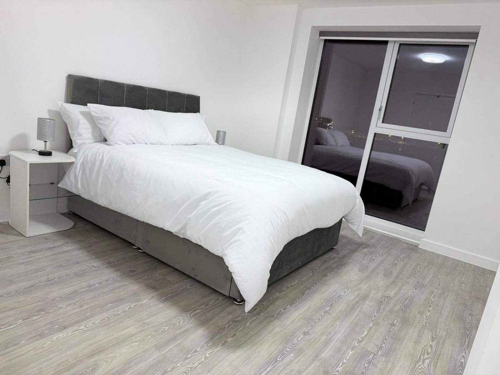 Serenity Waterfront 2 Bed Apartment Northfleet Eksteriør bilde