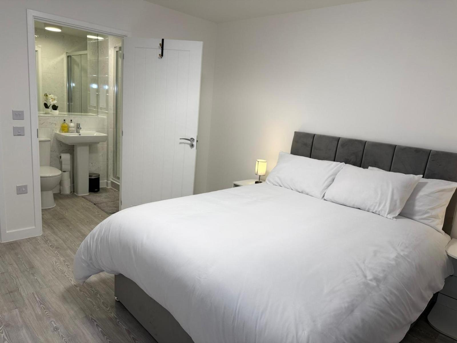 Serenity Waterfront 2 Bed Apartment Northfleet Eksteriør bilde