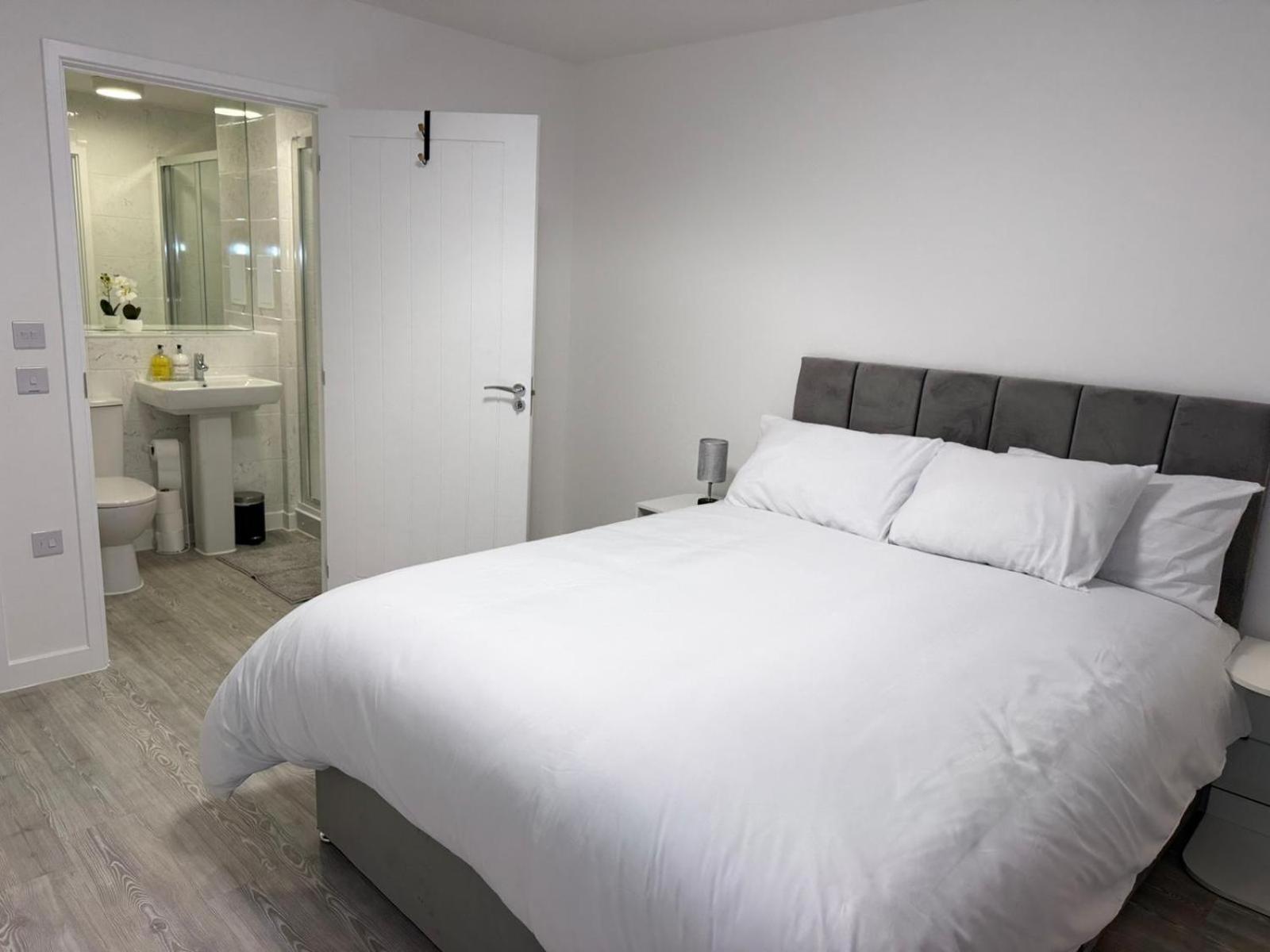 Serenity Waterfront 2 Bed Apartment Northfleet Eksteriør bilde